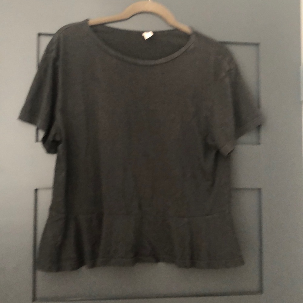 Peplum tee charcoal sz small